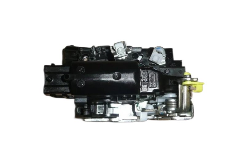 ZAMEK DRZWI PRAWY PRZÓD RENAULT 8200727504