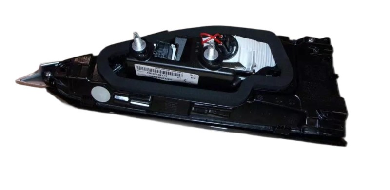 LAMPA PRAWY TYŁ CITROEN DS3 CROSSBACK 9833607280