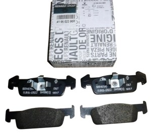Bremsbeläge vorne Dacia Logan II Sandero II 410602396R Neu Original OE
