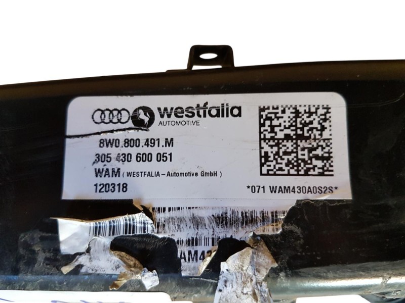 Hak Holowniczy Audi A4  8W0800491M