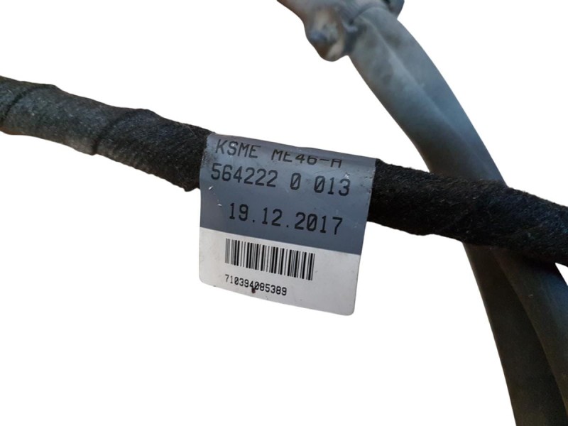 Hak Audi A4 B9 8W0800491M