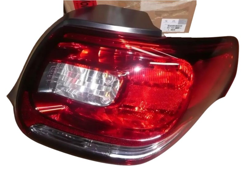 LAMPA PRAWY TYŁ CITROEN DS3 9676973380