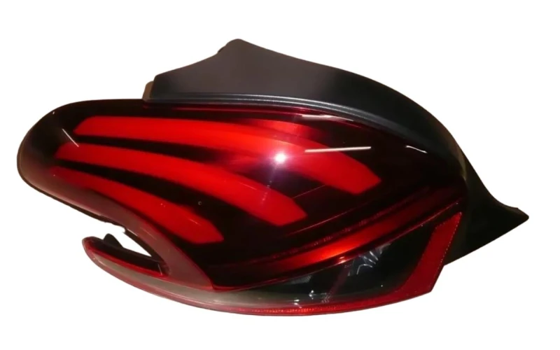 LAMPA LEWY TYŁ PEUGEOT 208 9825601280