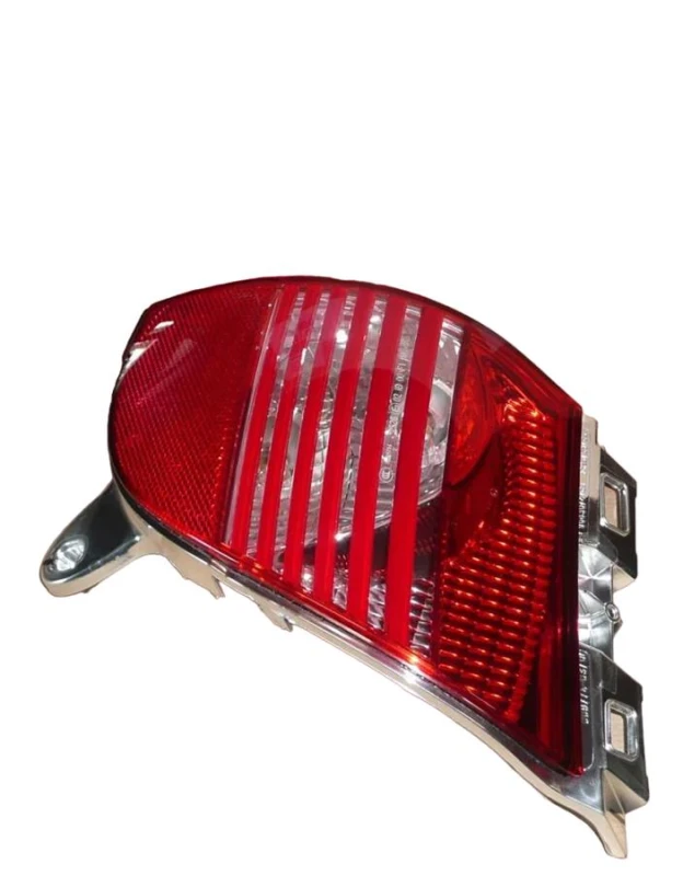 LAMPA COFANIA PEUGEOT 2008 6351.GJ IDEALPARTS.PL