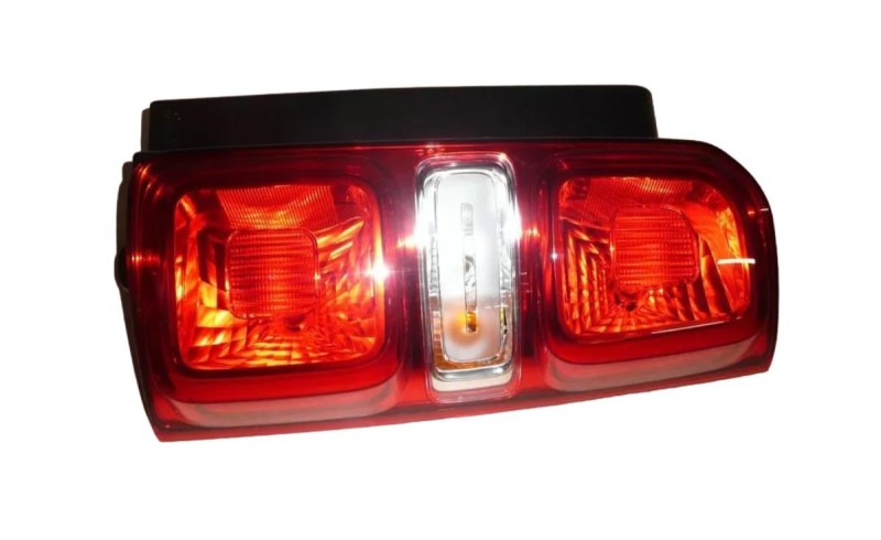 LAMPA PRAWY TYŁ PEUGEOT CITROEN 9808243080