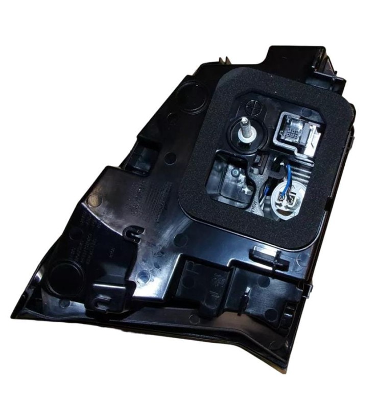LAMPA PRAWY TYŁ PEUGEOT 5008 9811027780 IDEALPARTS.PL