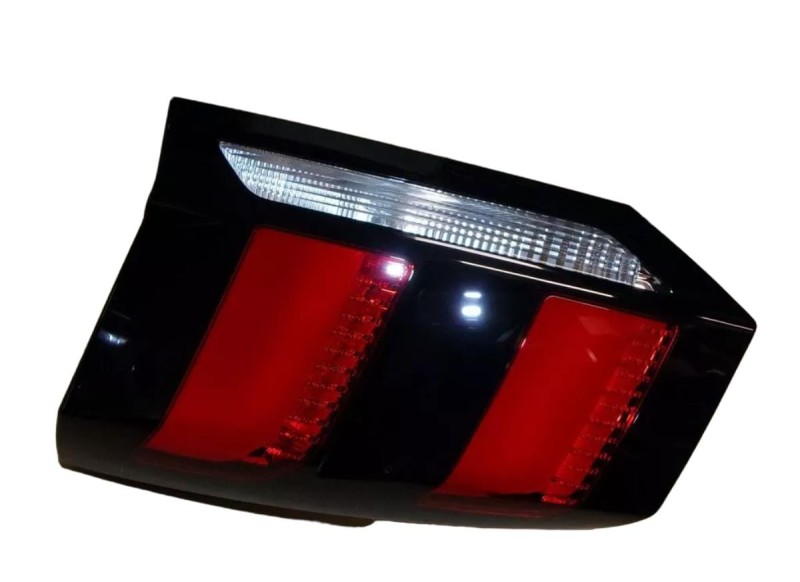 LAMPA PRAWY TYŁ PEUGEOT 5008 9811027780