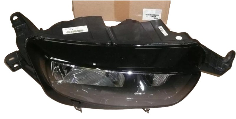 REFLEKTOR PRAWY PRZÓD CITROEN C4 PICASSO 9675974880