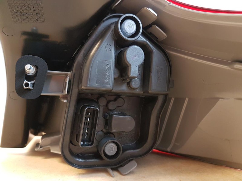 LAMPA LEWY TYŁ RENAULT MEGANE III 265550007R NOWA VALEO