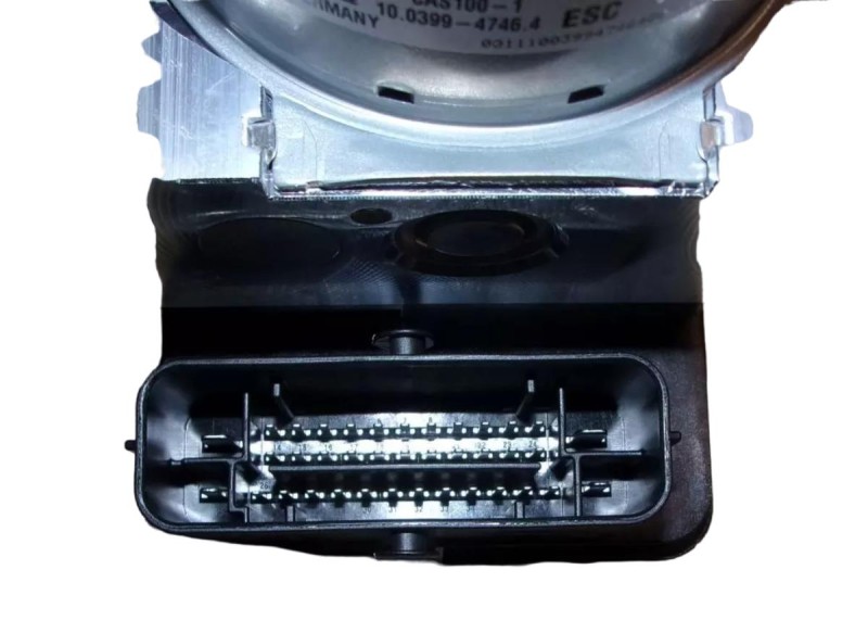 476609440R (2).jpg