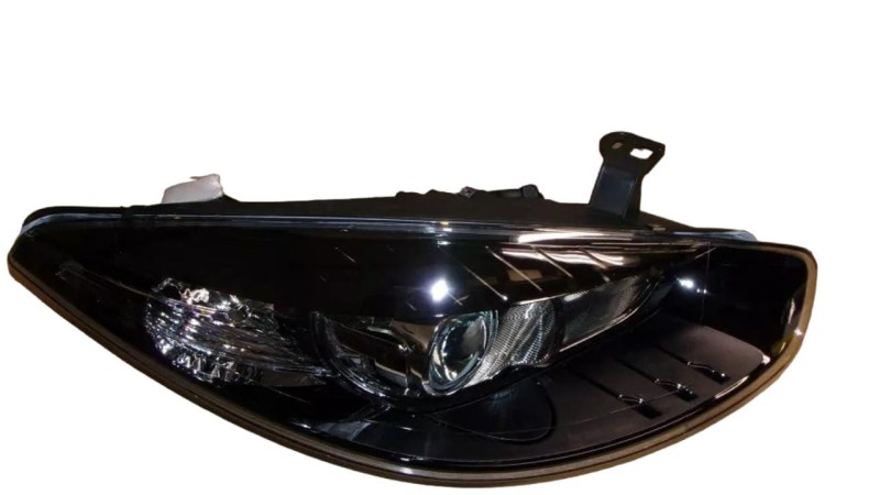 Reflektor Lampa Prawy Przód Renault Fluence 260101858R