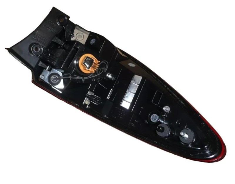 Lampa Prawy Tył Renault Kadjar 265508701R idealparts.pl